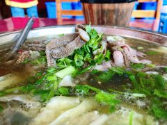 牛肉汤锅-谢老五跷脚牛肉·非遗传承店
