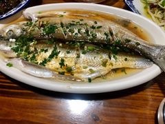 太湖清蒸白鱼-呼吸森林·生态农庄农家乐私房菜