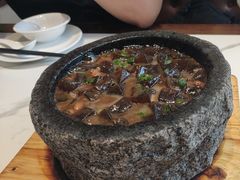 -梅利汴京烤鸭•开封豫菜地标店(东大街店)