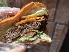 柠香蟹籽牛肉汉堡-JPG canteen(广州寺右公馆店)