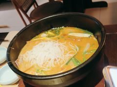 -银米·云南传统过桥米线(双廊黑金冠店)