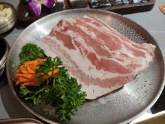 -围炉肉舍•炭烤活鳗•丹东海鲜烤肉(步行街店)