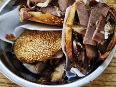 烧饼夹肘子肉-老四烧饼铺(丽源路店)
