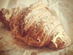 泡芙牛角-OUR Bakery(三里屯太古里店)