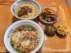 -矮子粉店1985·长沙米粉(湘春路店)