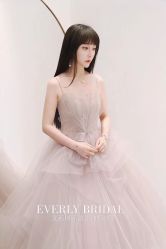 -现代经典婚纱摄影