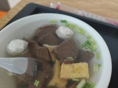 -松树干拌面店