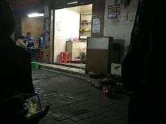 门面-威邵鸡煲(西华路总店)