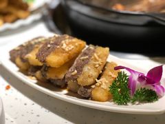 -钢管厂五区小郡肝串串香(奥克斯广场锦城万达店)