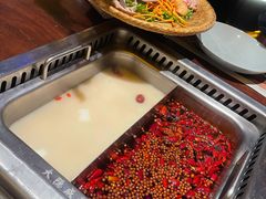 招牌凤凰投胎汤底锅底-大隐·成都火锅Bistro(合生麒麟新天地店)