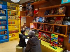 -新华书店(永安路店)