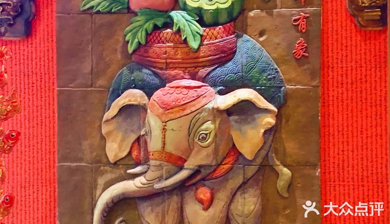 边涮肉边喝汤的火锅店