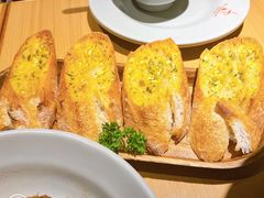 蒜蓉法包-Lia Cafe Bar Restaurant松山咖啡屋
