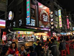 -六合夜市
