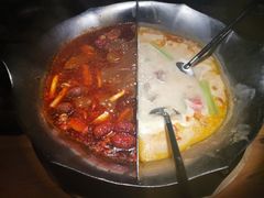 -湊湊火锅·茶憩(杭州湖滨银泰in77店)