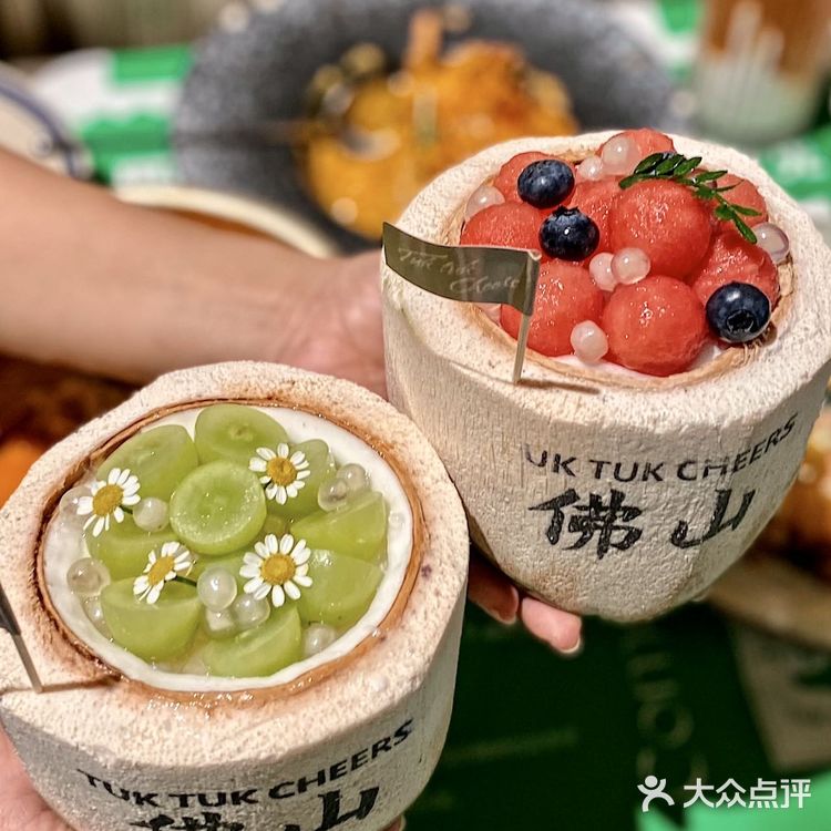 绝了！我居然在泰国菜餐厅狂炫椰奶冻！！