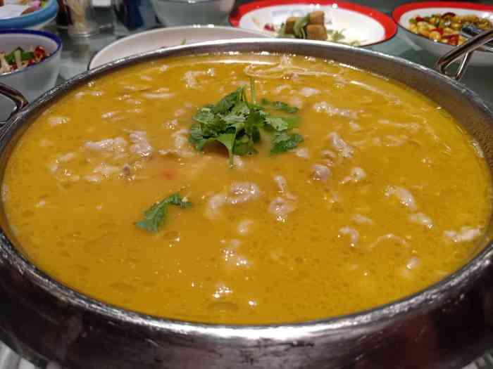 麦厨风情(一部店)-"经常来 距离家很近. [环境]包间还可.