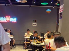 -老街烧烤大排档·地道湖北菜·龙虾馆(汉口火车站店)