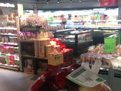 -中百仓储超市有限公司(越秀星汇维港店)