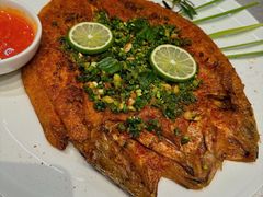 香茅草烤鲈鱼-一坐一忘云南菜(卓悦中心)