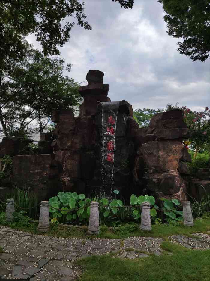 马陆葡萄主题公园-"很新鲜的一个主题公园,可以自己采摘自己买.