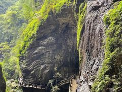 -龙水峡地缝景区
