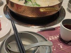 -洪氏嗨捞·广东猪肚鸡·椰子鸡火锅(西咸万象城店)