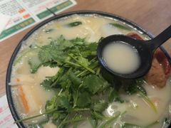 -肥汁米蘭香港米线(定西路店)