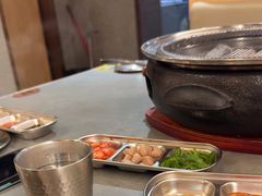 -围炉肉舍•炭烤活鳗•丹东海鲜烤肉(步行街店)