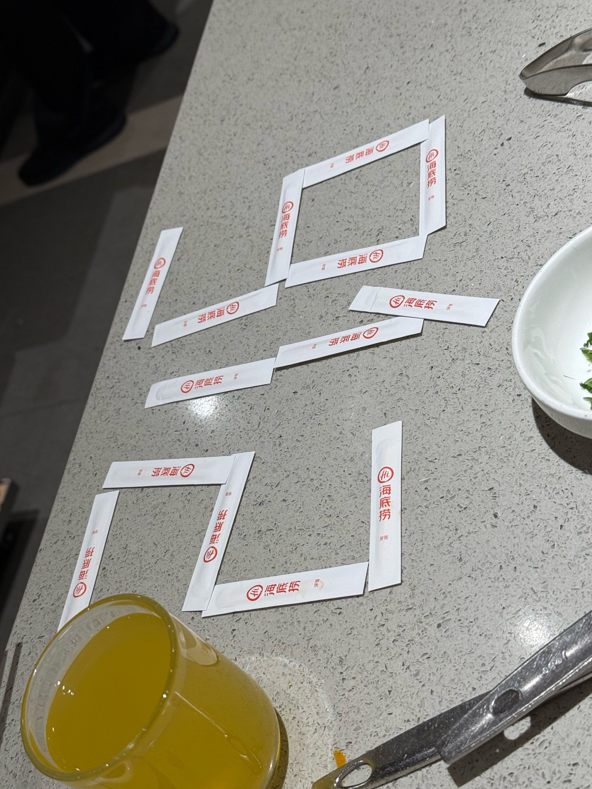 今天和朋友去泉州海底捞吃火锅,这服务和情