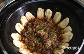 Stir-Fried Chicken and Braised Pork in Earthen Pot