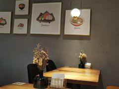 -POKEE VIA&Brunch·维娅(重庆来福士店)