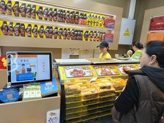 -周黑鸭(地铁虹桥火车站店)