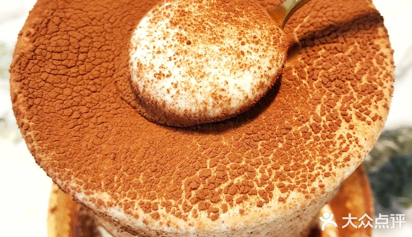 圣诞送巧克力已经OUT了，你女朋友抗拒不了的闪电泡芙礼盒