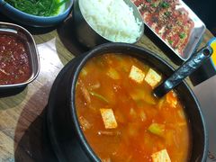 -明洞阿姨·韩式酱蟹烤肉·创意料理(三元桥店)