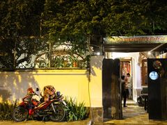 -Cuc Gach Quan Restaurant