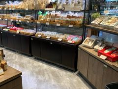 面包甜点陈列柜-仟吉(荟聚中心店)
