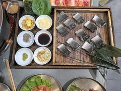 -围炉肉舍•炭烤活鳗•丹东海鲜烤肉(步行街店)