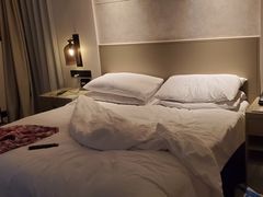 -上海漕河泾万丽酒店