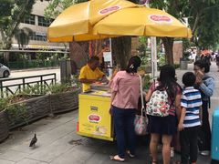 -詹爷爷乌节路街头冰淇淋