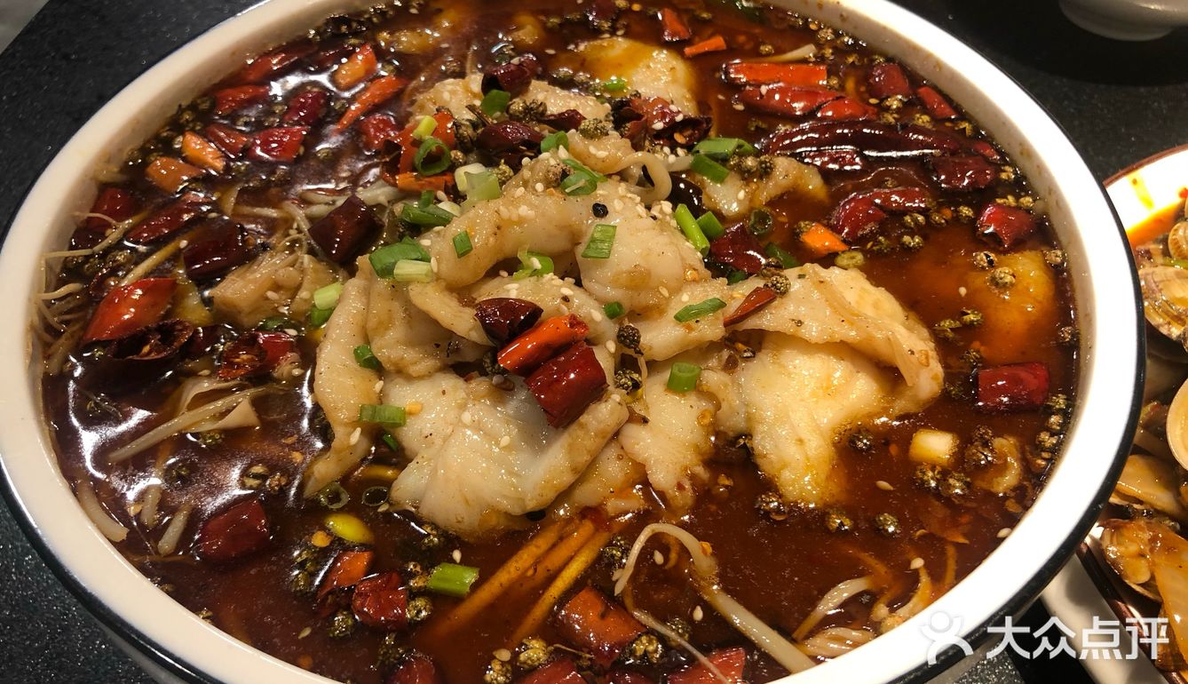 很大的一份，辣度也是有一些的。服务挺好的，小姐姐很热情