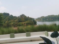 -华凌山庄·隐湖栖
