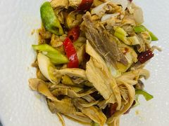 -汗腾格里·风味餐厅(新疆驻京办店)