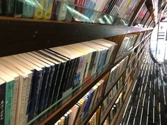 -钟书阁(珍园店)