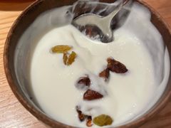 空运来的新疆酸奶-谷丽麦馕新疆菜·清真(步步高梅溪新天地店)