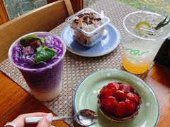 -Chom Cafe and Restaurant