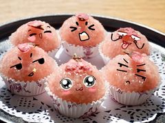 樱花糯米球-东方明珠老上海8号餐厅(东方明珠广播电视塔店)