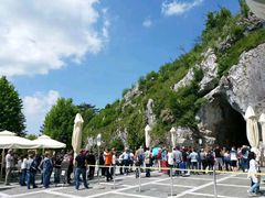 -波斯托伊纳溶洞