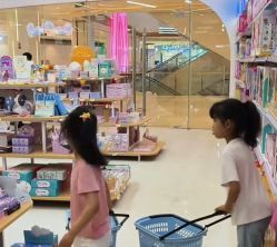 -卡通派潮品玩具折扣仓(青岛新城吾悦广场店)