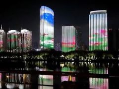 -万绿园